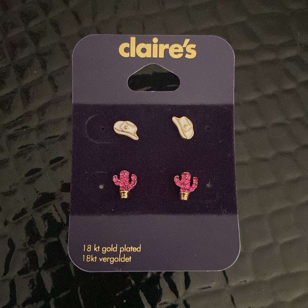 Claire’s 18kt. plated Cowgirl Hat & Cactus 🌵 Earrings